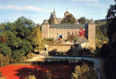 Blick auf die Burg und Plätze